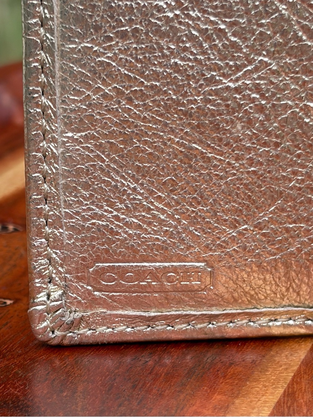 Vintage COACH Signature C Turnlock Metallic Gold French Wallet - Picture 6 of 16